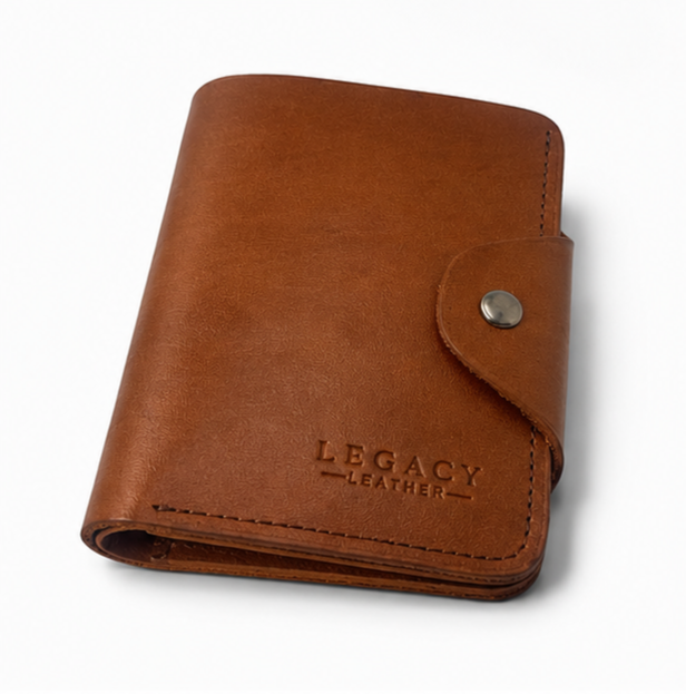 Bifold Wallet con Broche