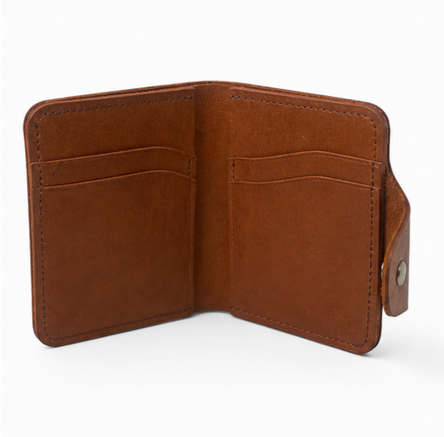 Bifold Wallet con Broche